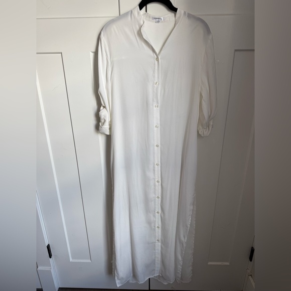 summersalt Dresses & Skirts - NWOT Summersalt Classic White Button-Down Dress size Medium.